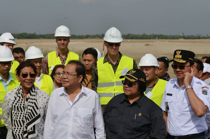 menko kemaritiman dan ahok di pulau reklamasi