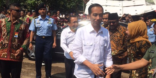 Jokowi minta perluasan Bandara Sultan Thaha dimulai 2017