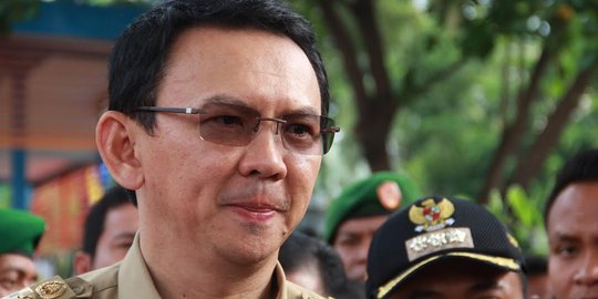 Ahok ngaku tak bisa larang warga main Pokemon di Balaikota & Monas