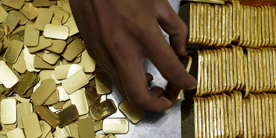 Akhir pekan, harga emas Antam naik Rp 8.000 per gram