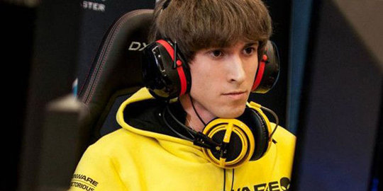 ishutin remaja berwajah polos ahli main dota 2 rev5