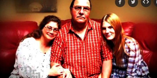 ini nikahi remaja mantan muridnya yang masih berumur 19 tahun rev2