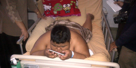 Sadar setelah 11 jam koma, 'mama' kata pertama diucapkan Rizki