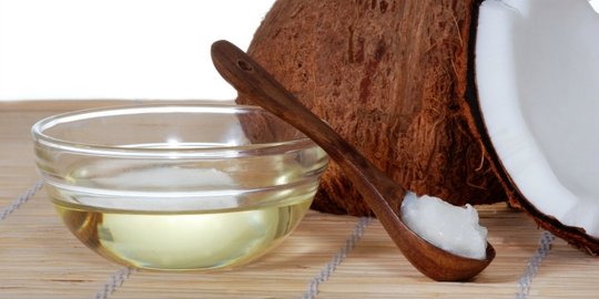 7 cara ampuh memutihkan gigi dengan bahan alami