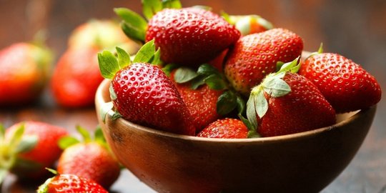 7 cara ampuh memutihkan gigi dengan bahan alami