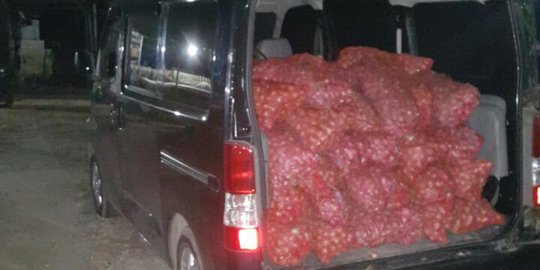 Penyelundupan 100 karung bawang merah ilegal ke Dumai digagalkan