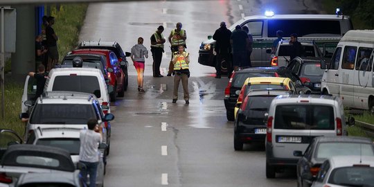 4 Tragedi penembakan brutal ini dilakukan remaja