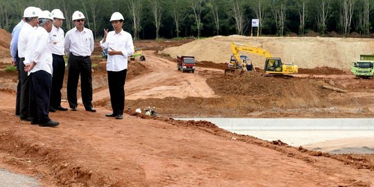 Jokowi: Kalau ada yang main-main proyek, saya gebuk!