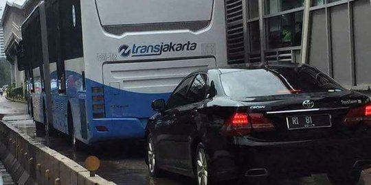 Istana tak tahu penumpang mobil RI 81 yang lewat jalur Transjakarta