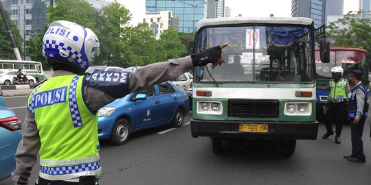 Biar tak disemprit polisi, perhatikan ini saat ganjil genap