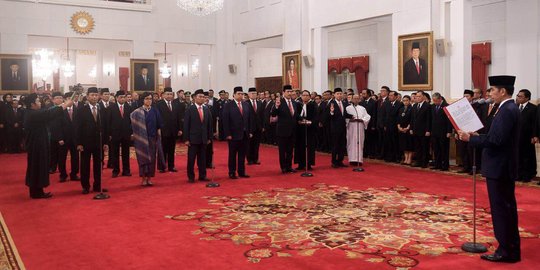 Presiden Jokowi lantik 13 menteri baru hasil reshuffle jilid 2