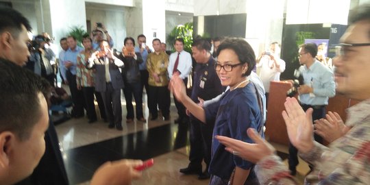 Sambut Sri Mulyani, pegawai Kemenkeu bilang 'Selamat ya bu'