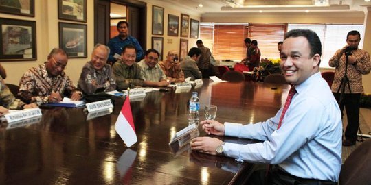 muda terpental dari kabinet