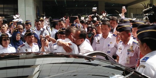 Jonan berbisik ke Budi Karya: Lakukan upaya perbaikan SDM