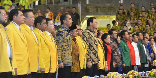 Jokowi satu mobil dengan Mega, Ahok, Puan & Hasto, bahas Pilgub DKI?