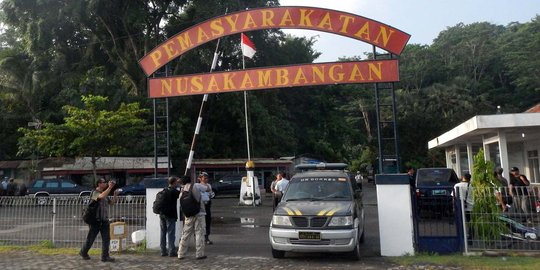 Eksekusi ditunda, Jaksa eksekutor tinggalkan Nusakambangan