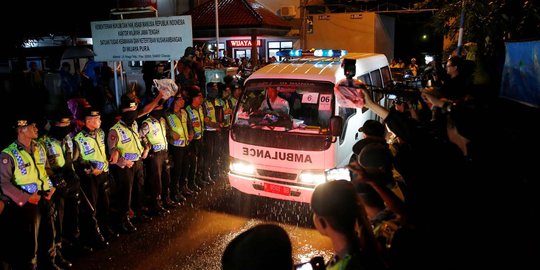 Iring-iringan jenazah terpidana mati tinggalkan Nusakambangan