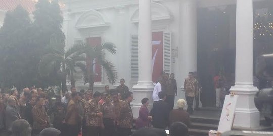 Jokowi buka pameran lukisan Istana, Megawati & menteri-menteri hadir