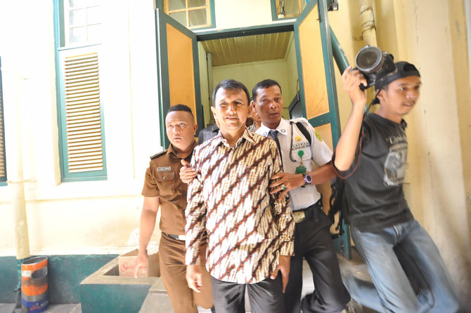 gatot mulai diadili di tipikor medan