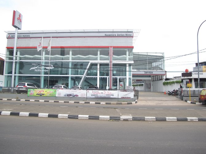 dealer mitsubishi di bekasi barat