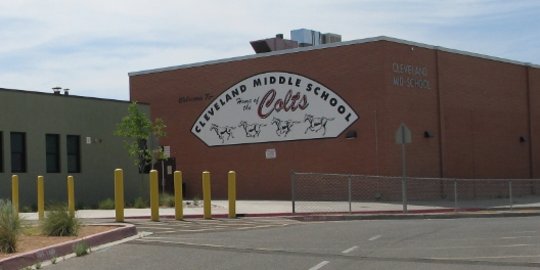 Pelajar remaja ditangkap polisi karena sendawa di dalam kelas