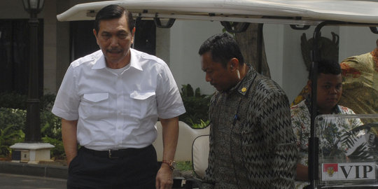 Rapat dengan 3 menteri, Menko Luhut singgung proyek kereta cepat