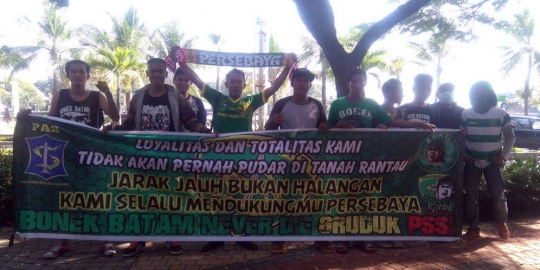 Saat The Jakmania dan Bonekmania akur dan rukun