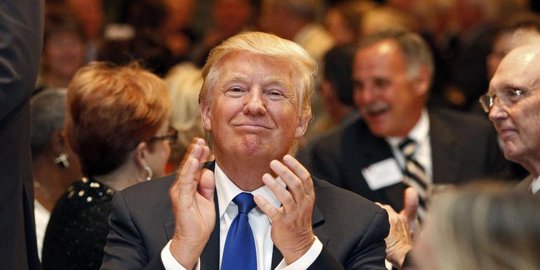 trump jadi presiden tidak sama dengan presenter reality show rev4