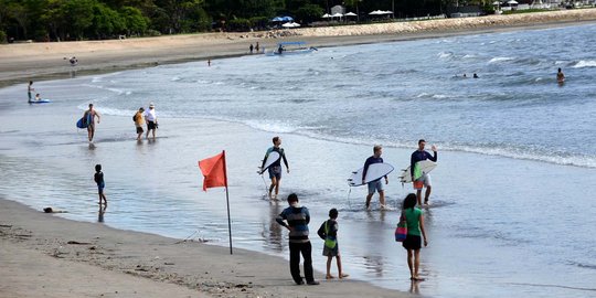 Bali akan bangun bandara di atas laut dan 100 desa wisata