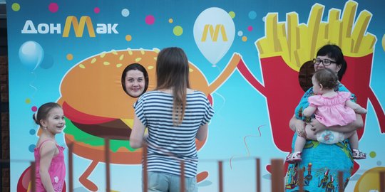 Uniknya DonMak, McDonald's tiruan ala Ukraina