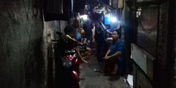 Melihat gelapnya Gang Venus, 24 jam tak disinari matahari