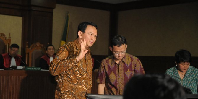 kampanye ahok jokowi tempatkan harus Judicial Ahok gubernur sebagai diri calon review,