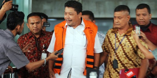 Ekspresi anggota DPRD Sumut saat ditahan KPK