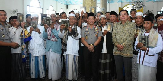 Kapolri sebar 1.000 Alquran kepada warga nelayan di Semarang