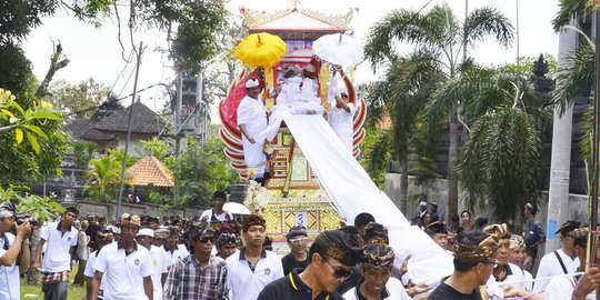 147 Sekah ikuti upacara ngaben massal di Desa Pecatu