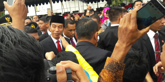 Demi foto bareng Jokowi, praja IPDN harus 'duel' dengan Paspampres