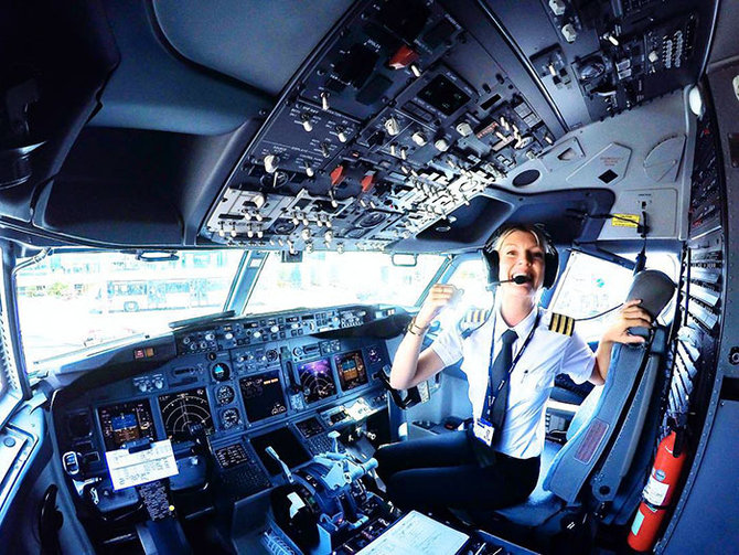 maria petersson pilot seksi dari swedia
