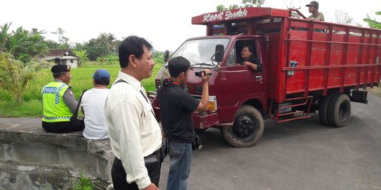 Geram masalah sampah, warga blokade jalan menuju TPA Gianyar