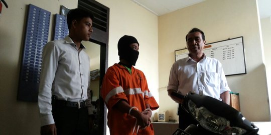 Pura-pura tanya alamat, RF pukul dan sikat ponsel pejalan kaki