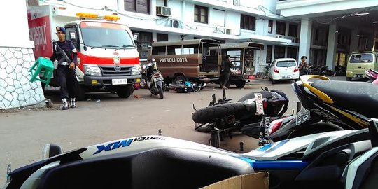 cekcok di pantai rev1