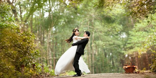 Mempelai pria cerai sang istri saat resepsi pernikahan