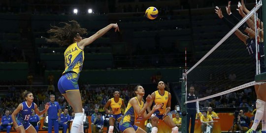 Aksi energik pemain voli cantik Brasil di Olimpiade 2016