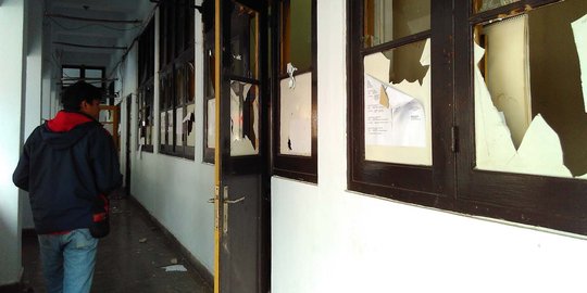 Bentrok vs Satpol PP di Makassar, 32 polisi diperiksa dan 5 ditahan