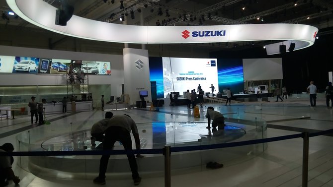 suasana h 2 giias 2016