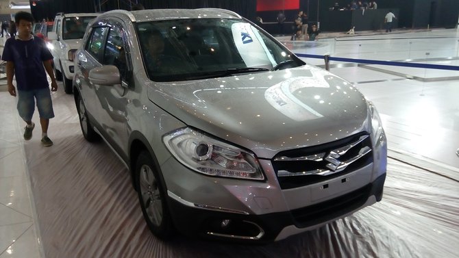 mobil baru di booth suzuki di giias 2016