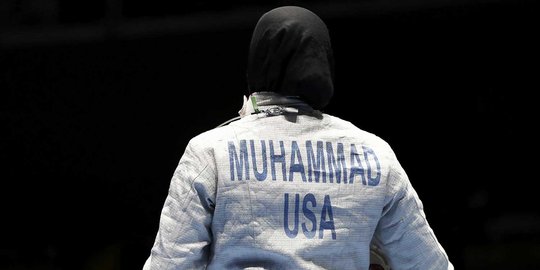 Aksi atlet muslimah berhijab pertama AS di ajang Olimpiade 2016