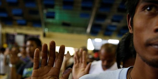 filipina diduga terlibat narkoba menyerahkan diri rev2