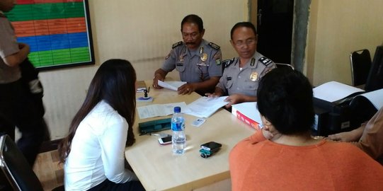 Ditinggal makan di Rest Area tol Cikampek, mobil 2 mahasiswi dibobol