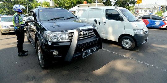 Biar tak kena ganjil-genap, Ahok minta mobil dinas pakai pelat merah