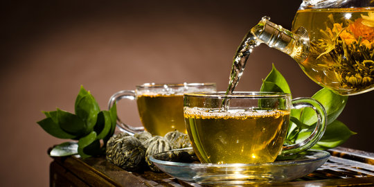 Minum secangkir teh hijau untuk turunkan berat badan dan kolesterol